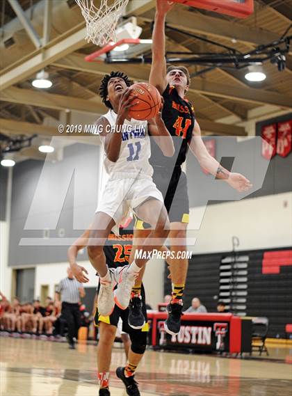 Thumbnail 3 in Mission Viejo vs. Jordan (Tustin Holiday Classic) photogallery.