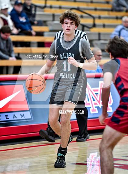 Thumbnail 3 in St. Margaret's vs. Aliso Niguel (Nike Extravaganza) photogallery.