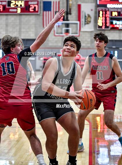 Thumbnail 2 in St. Margaret's vs. Aliso Niguel (Nike Extravaganza) photogallery.