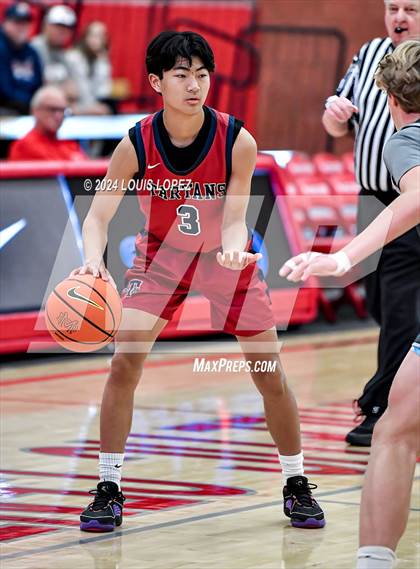 Thumbnail 2 in St. Margaret's vs. Aliso Niguel (Nike Extravaganza) photogallery.