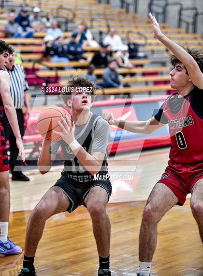 Thumbnail 2 in St. Margaret's vs. Aliso Niguel (Nike Extravaganza) photogallery.