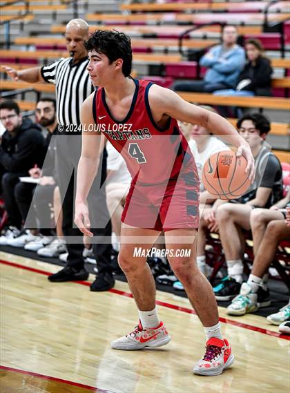Thumbnail 3 in St. Margaret's vs. Aliso Niguel (Nike Extravaganza) photogallery.
