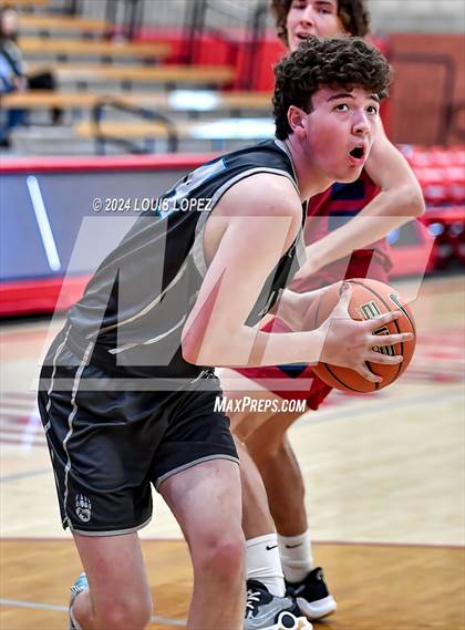 Thumbnail 2 in St. Margaret's vs. Aliso Niguel (Nike Extravaganza) photogallery.