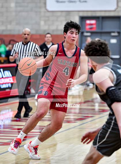 Thumbnail 3 in St. Margaret's vs. Aliso Niguel (Nike Extravaganza) photogallery.