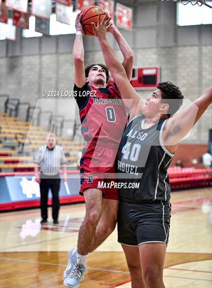 Thumbnail 3 in St. Margaret's vs. Aliso Niguel (Nike Extravaganza) photogallery.
