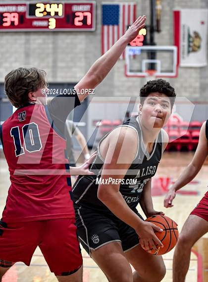 Thumbnail 1 in St. Margaret's vs. Aliso Niguel (Nike Extravaganza) photogallery.