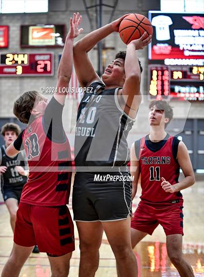 Thumbnail 1 in St. Margaret's vs. Aliso Niguel (Nike Extravaganza) photogallery.