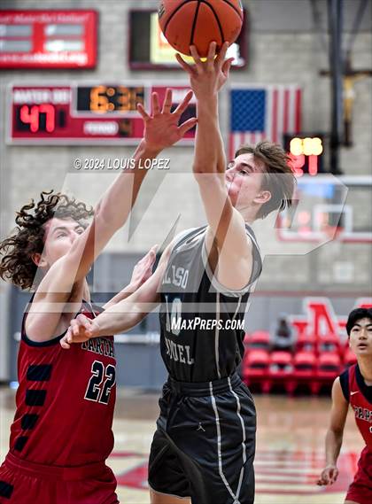 Thumbnail 2 in St. Margaret's vs. Aliso Niguel (Nike Extravaganza) photogallery.