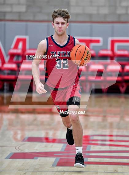 Thumbnail 1 in St. Margaret's vs. Aliso Niguel (Nike Extravaganza) photogallery.