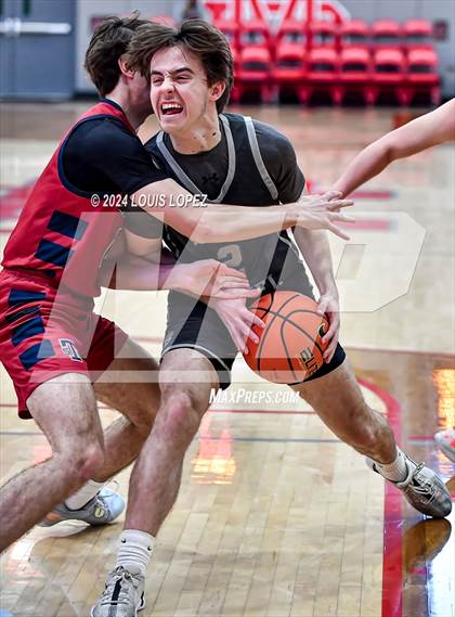 Thumbnail 3 in St. Margaret's vs. Aliso Niguel (Nike Extravaganza) photogallery.