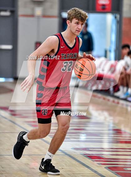 Thumbnail 1 in St. Margaret's vs. Aliso Niguel (Nike Extravaganza) photogallery.