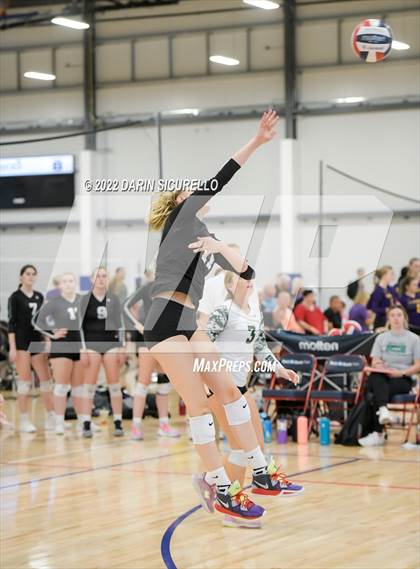 Thumbnail 2 in Eagle vs. Bishop's (Nike TOC Southwest - Final) photogallery.