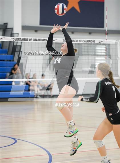 Thumbnail 1 in Eagle vs. Bishop's (Nike TOC Southwest - Final) photogallery.