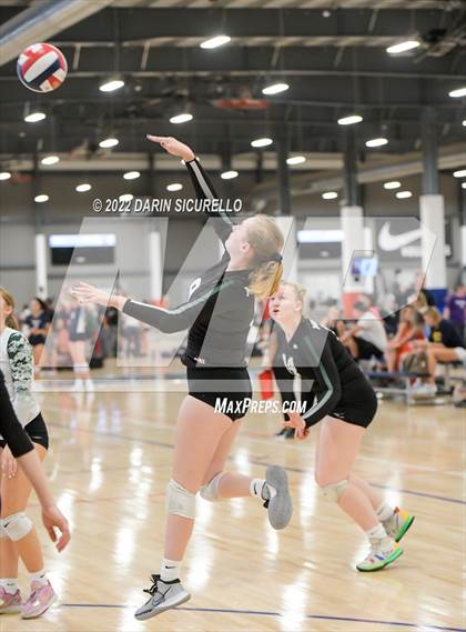 Thumbnail 2 in Eagle vs. Bishop's (Nike TOC Southwest - Final) photogallery.