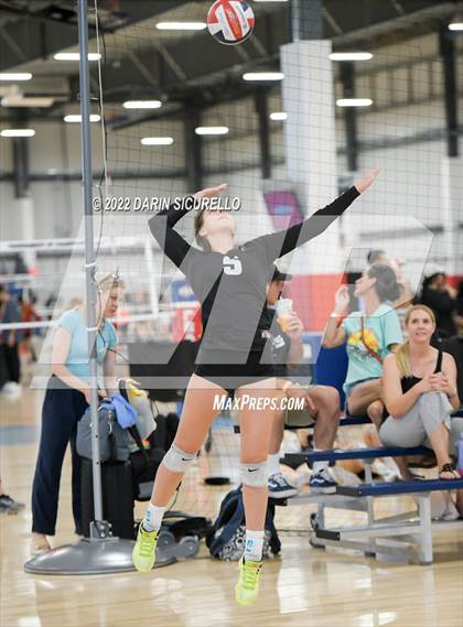 Thumbnail 3 in Eagle vs. Bishop's (Nike TOC Southwest - Final) photogallery.