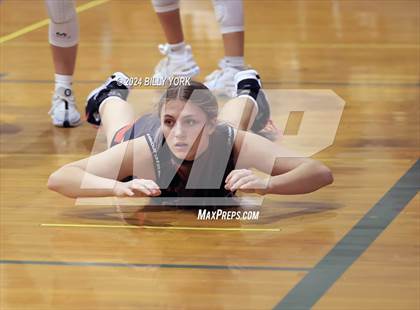 Thumbnail 2 in Grand Saline vs Scurry-Rosser photogallery.