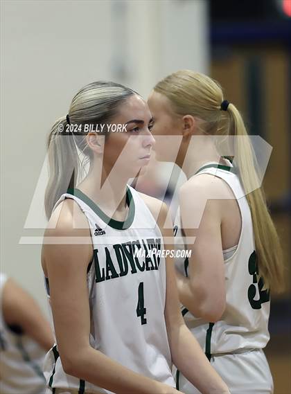 Thumbnail 2 in Grand Saline vs Scurry-Rosser photogallery.