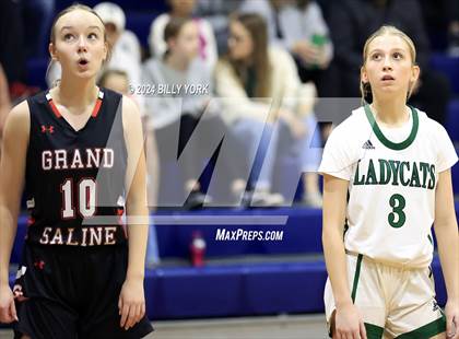 Thumbnail 2 in Grand Saline vs Scurry-Rosser photogallery.