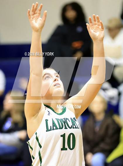 Thumbnail 2 in Grand Saline vs Scurry-Rosser photogallery.