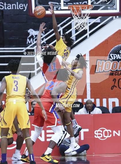Thumbnail 3 in DeMatha vs. Bishop Loughlin (Spalding Hoophall Classic) photogallery.
