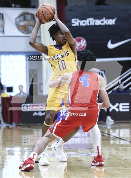 Thumbnail 1 in DeMatha vs. Bishop Loughlin (Spalding Hoophall Classic) photogallery.