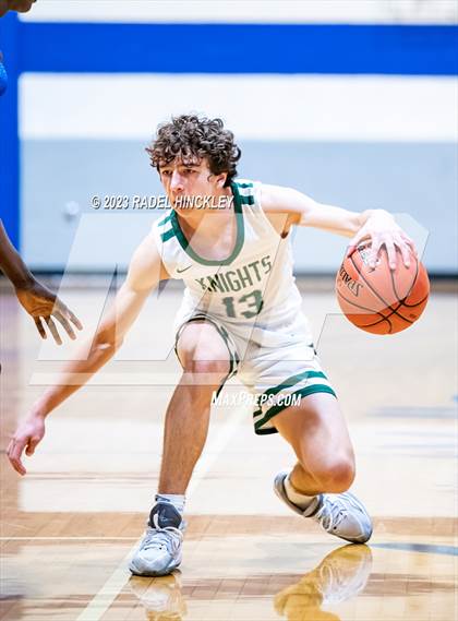 Thumbnail 3 in Blue Springs South vs. Barstow (Grain Valley Invitational) photogallery.