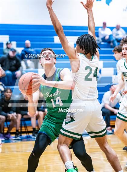 Thumbnail 2 in Blue Springs South vs. Barstow (Grain Valley Invitational) photogallery.