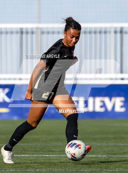 Thumbnail 1 in Syracuse vs Lone Peak (UHSAA 6A Semifinal) photogallery.