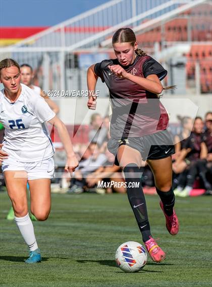 Thumbnail 3 in Syracuse vs Lone Peak (UHSAA 6A Semifinal) photogallery.