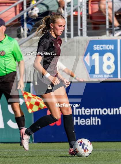 Thumbnail 2 in Syracuse vs Lone Peak (UHSAA 6A Semifinal) photogallery.