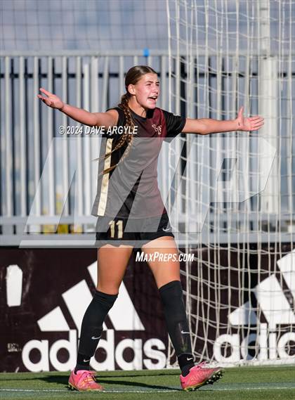 Thumbnail 2 in Syracuse vs Lone Peak (UHSAA 6A Semifinal) photogallery.