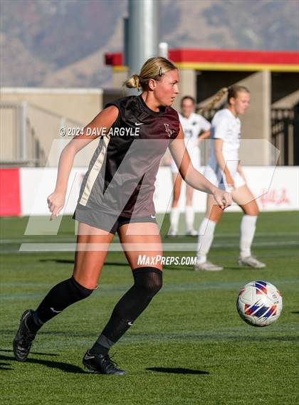 Thumbnail 2 in Syracuse vs Lone Peak (UHSAA 6A Semifinal) photogallery.