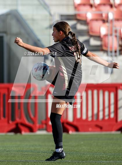 Thumbnail 1 in Syracuse vs Lone Peak (UHSAA 6A Semifinal) photogallery.
