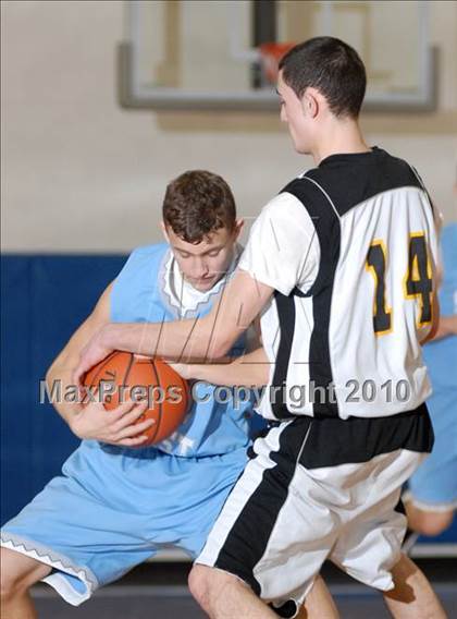 Thumbnail 1 in Sullivan West vs. Fallsburg (Hambletonian Classic) photogallery.