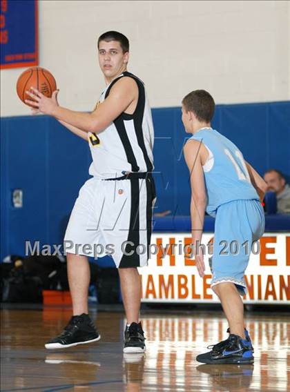 Thumbnail 3 in Sullivan West vs. Fallsburg (Hambletonian Classic) photogallery.