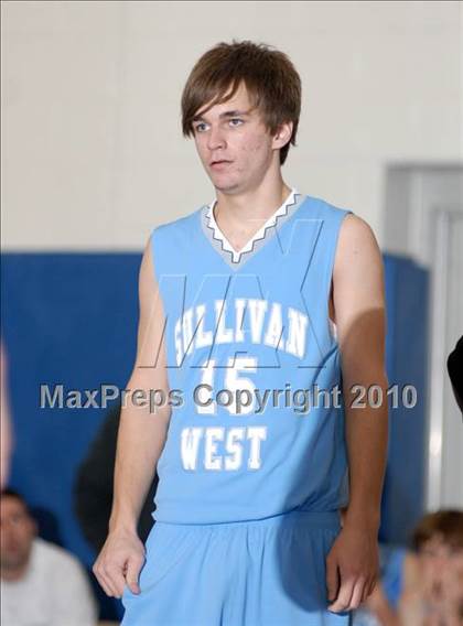 Thumbnail 3 in Sullivan West vs. Fallsburg (Hambletonian Classic) photogallery.