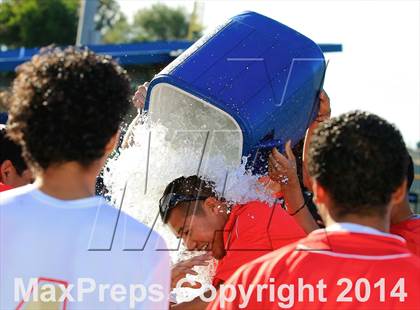 Thumbnail 2 in Fallbrook vs. Patrick Henry (CIF SDS D3 Final) photogallery.