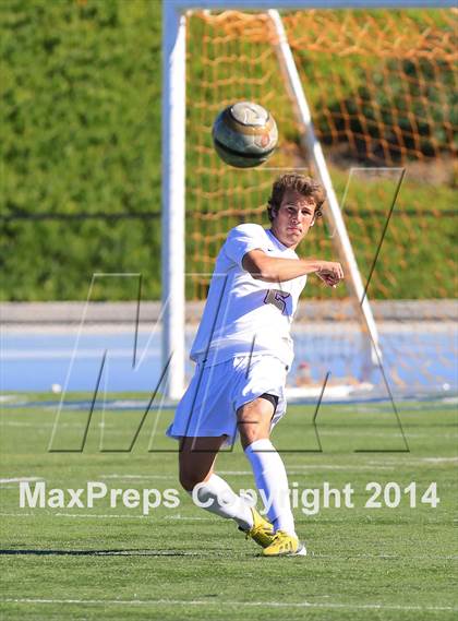 Thumbnail 2 in Fallbrook vs. Patrick Henry (CIF SDS D3 Final) photogallery.