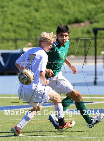 Thumbnail 2 in Fallbrook vs. Patrick Henry (CIF SDS D3 Final) photogallery.