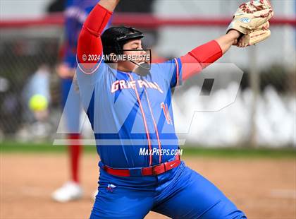 Thumbnail 2 in Mater Dei @ Los Alamitos photogallery.