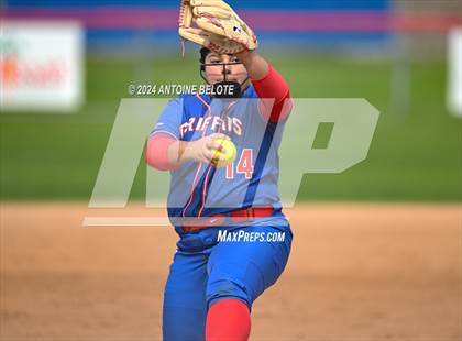 Thumbnail 3 in Mater Dei @ Los Alamitos photogallery.