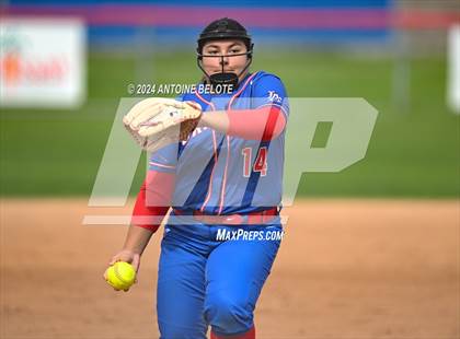 Thumbnail 2 in Mater Dei @ Los Alamitos photogallery.