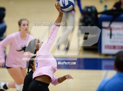 Thumbnail 2 in Mater Dei Catholic @ Eastlake photogallery.