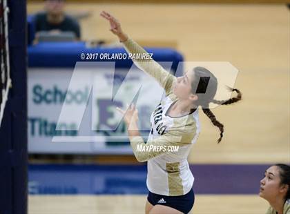 Thumbnail 3 in Mater Dei Catholic @ Eastlake photogallery.