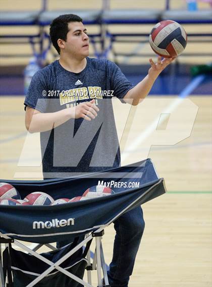 Thumbnail 3 in Mater Dei Catholic @ Eastlake photogallery.