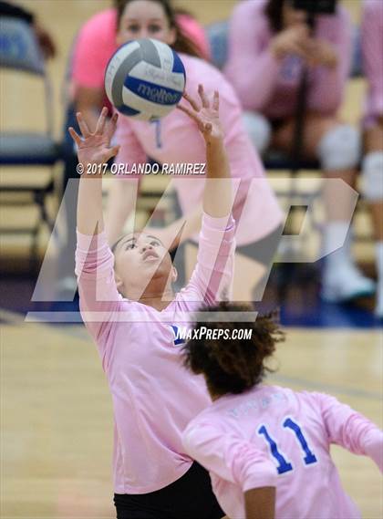 Thumbnail 2 in Mater Dei Catholic @ Eastlake photogallery.