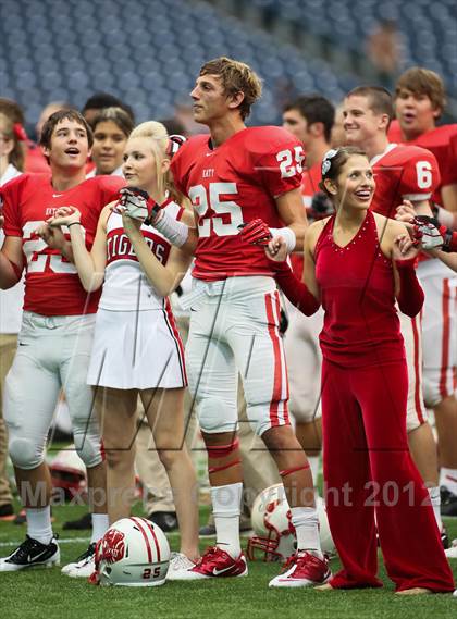 Thumbnail 3 in Katy vs. La Porte (UIL 5A Division 2 Regional Playoff) photogallery.