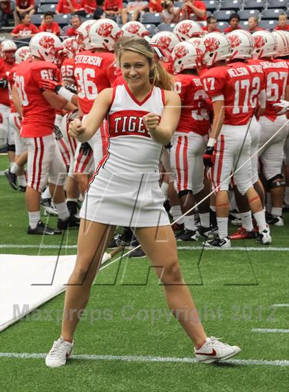 Thumbnail 1 in Katy vs. La Porte (UIL 5A Division 2 Regional Playoff) photogallery.