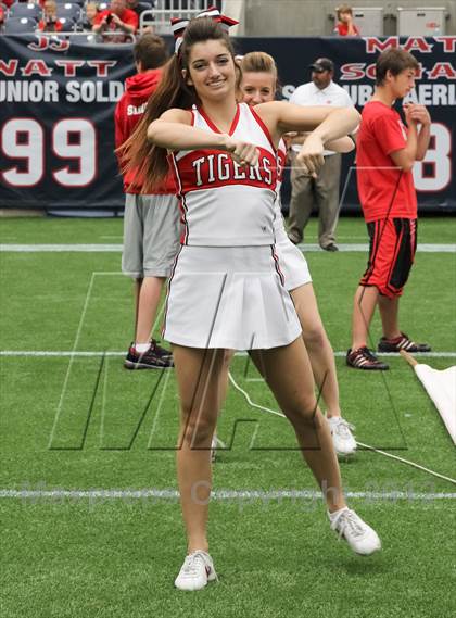 Thumbnail 3 in Katy vs. La Porte (UIL 5A Division 2 Regional Playoff) photogallery.
