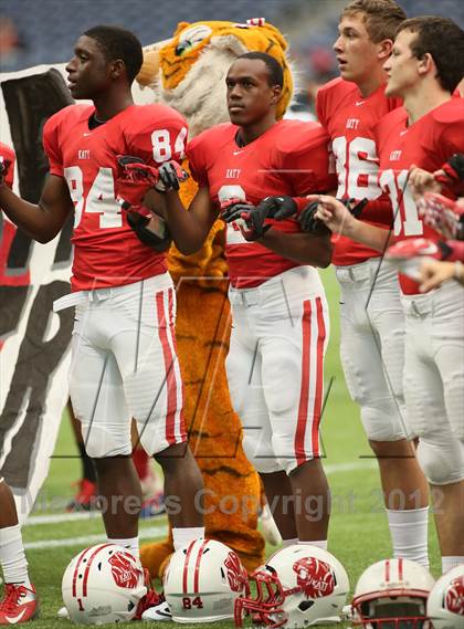 Thumbnail 2 in Katy vs. La Porte (UIL 5A Division 2 Regional Playoff) photogallery.